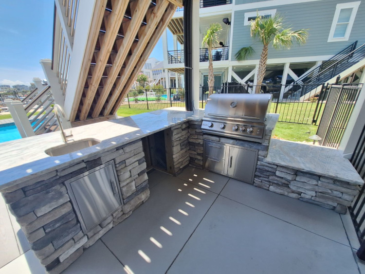 outdoor living, patios, outdoor kitchens, outdoor fireplaces, decks, custom masonry, pizza ovens, pergolas